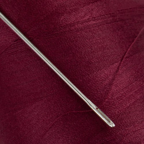 Швейные нитки (полиэстер) 50/2   "Gamma"  ( 101-200 )  4570 м №124 т.бордовый