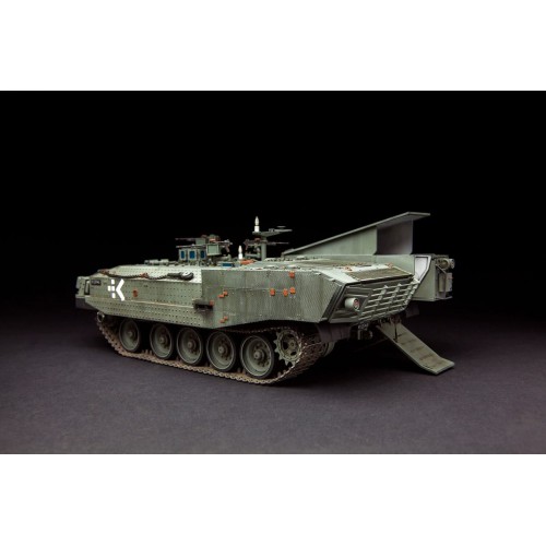 "MENG"   SS-008   "бронетранспортер" ACHZARIT LATE 1/35