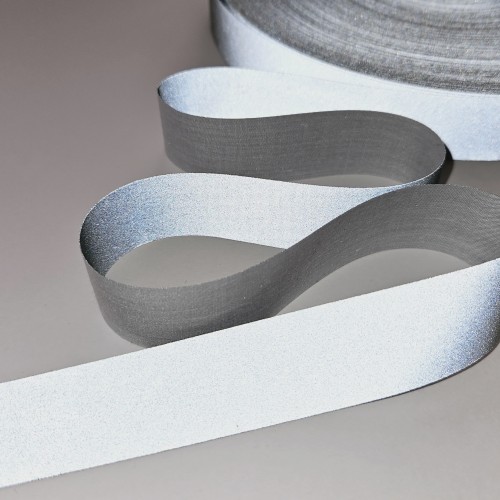 Лента светоотражающая 25 мм х/б (270) ( рул. 125 м)