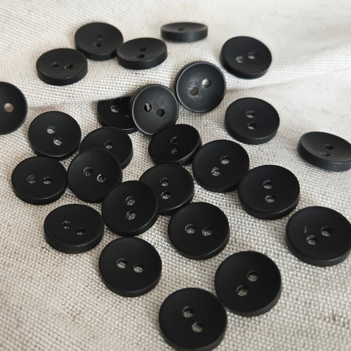 Пуговица P-001. 11.5 мм/2. черный (уп. 12 шт)