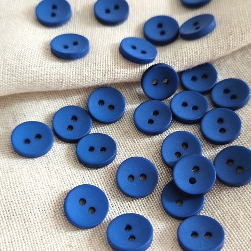 Пуговица P-001. 11.5 мм/2. василек 19-4150 (уп. 12 шт)