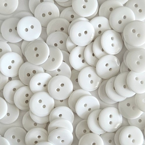 Пуговица P-002. 15 мм/2. белый глянцевый (уп. 12 шт)