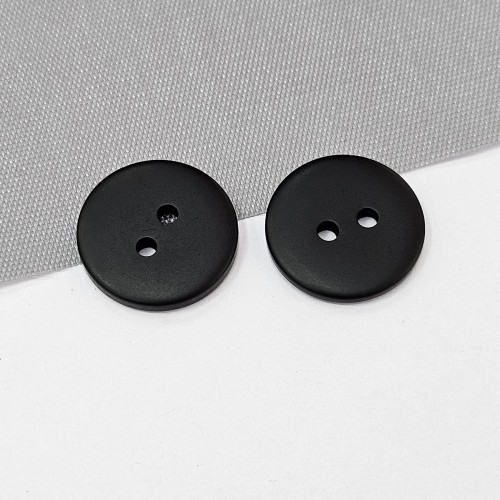 Пуговица P-002. 18 мм/2. черный матовый (уп. 12 шт)