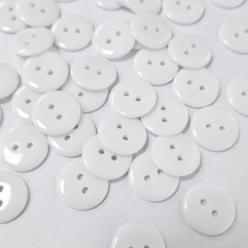 Пуговица P-002. 18 мм/2. белый глянцевый (уп. 12 шт)