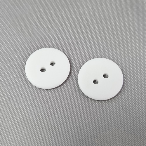 Пуговица P-002. 18 мм/2. белый матовый (уп. 12 шт)