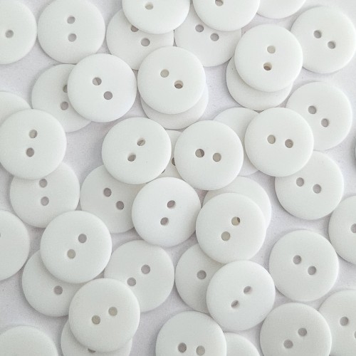Пуговица P-002. 18 мм/2. белый матовый (уп. 12 шт)