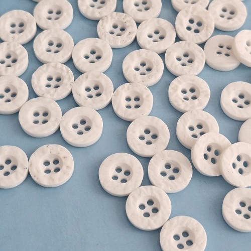 Пуговица P-A1404. 11.5 мм/4 молочный (уп. 12 шт)