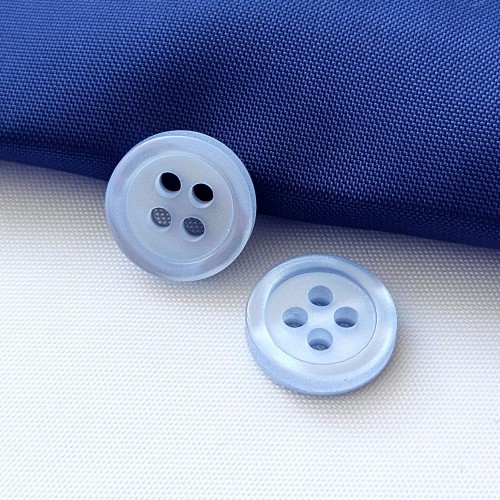 Пуговица рубашечная/блузочная (4 прокола) арт. ST1. L18 - 11. 5 мм светло-голубой (уп. 12 шт)