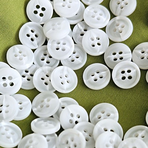 Пуговица P-A1828. 12.5 мм/4 белый (уп. 12 шт)